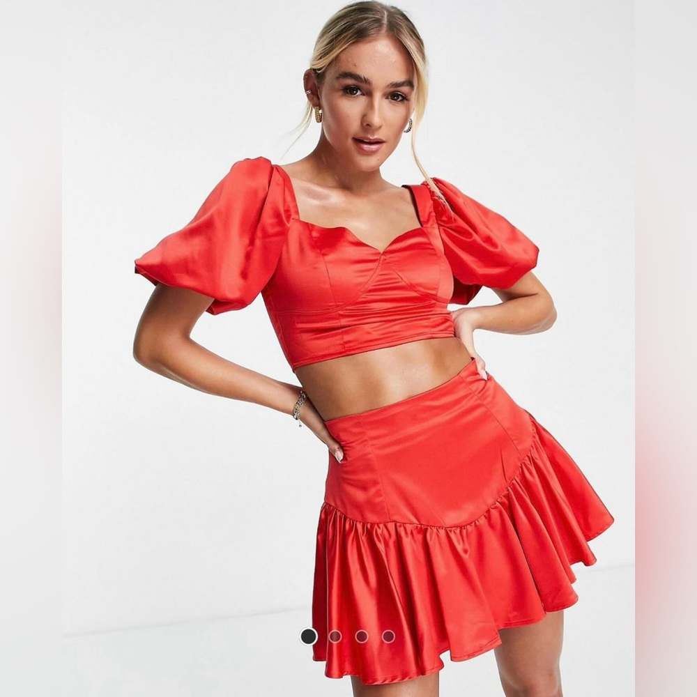 Collective the Label exclusive set in pillarbox red